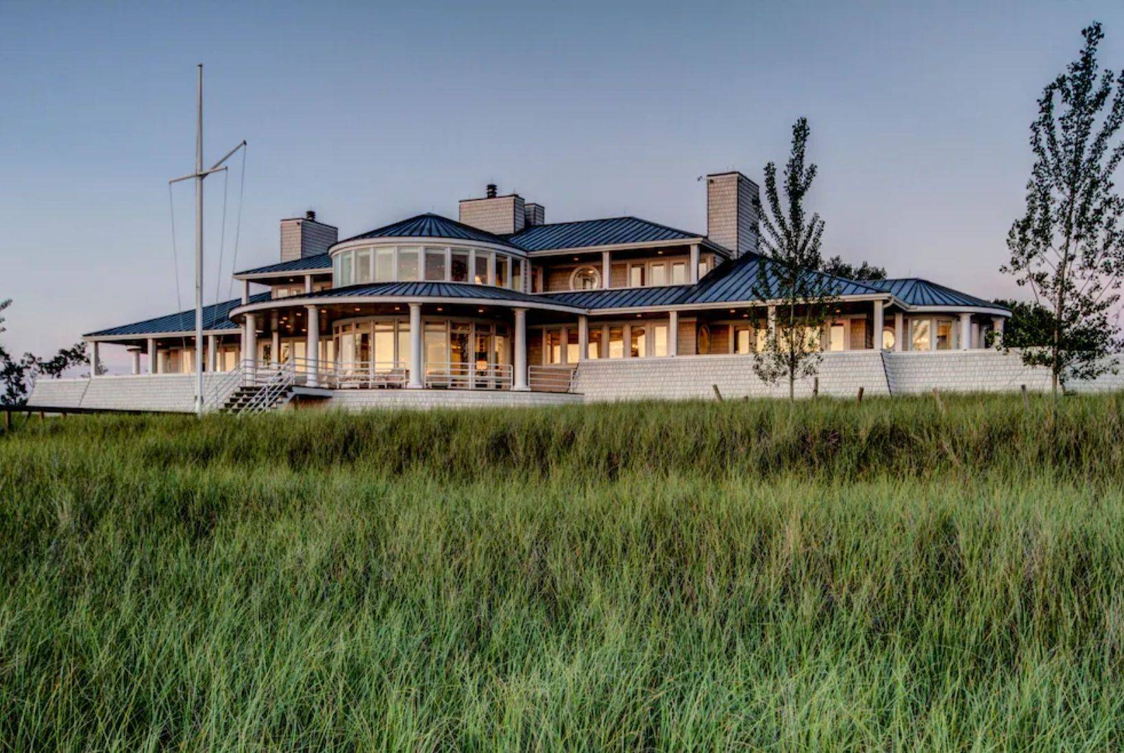 Saugatuck wedding venue lodging