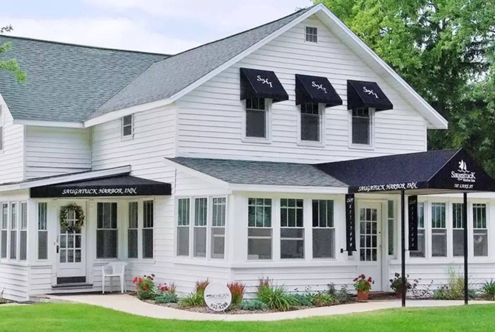 Saugatuck wedding venue lodging