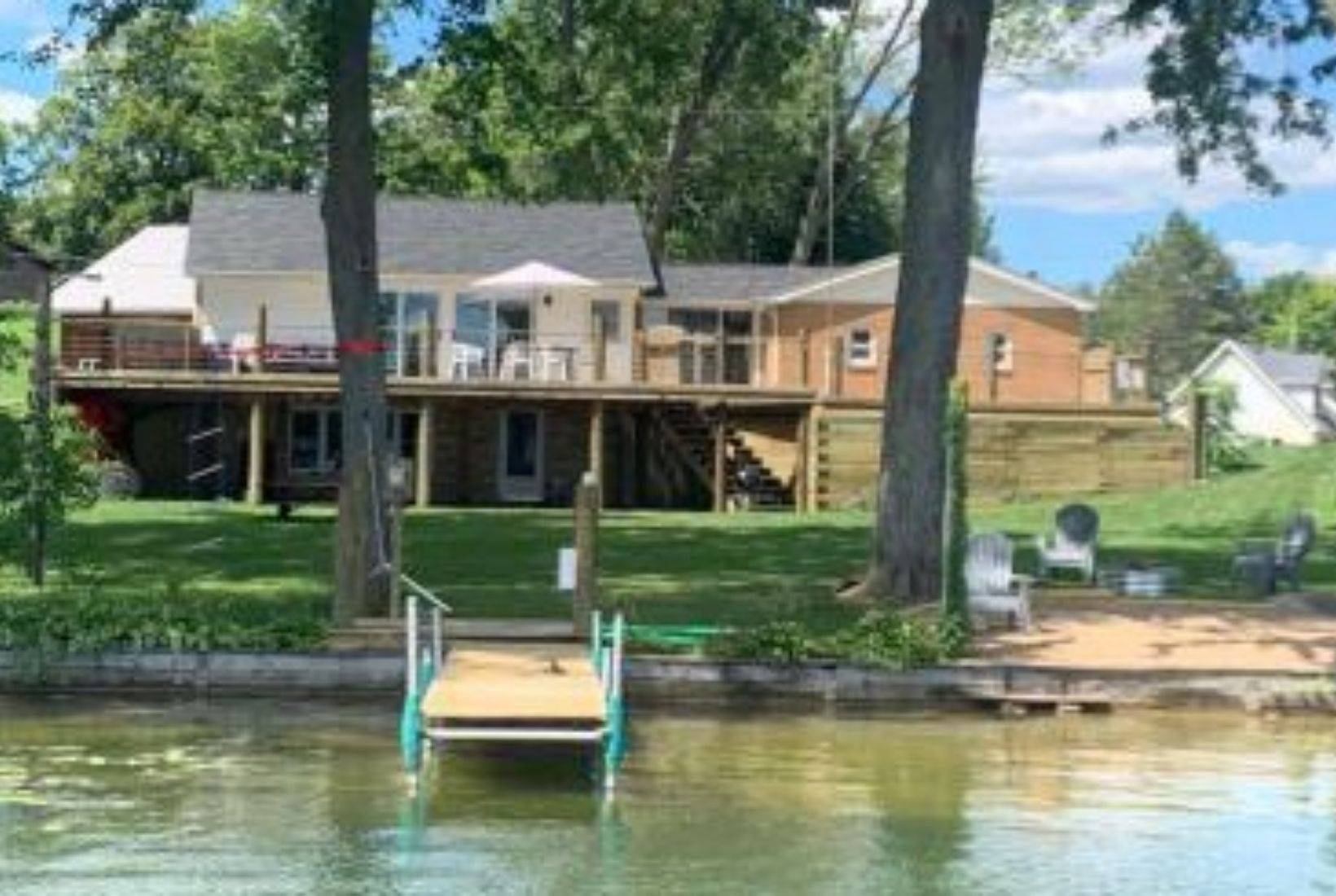 The Inn at Dumont Lake – Allegan